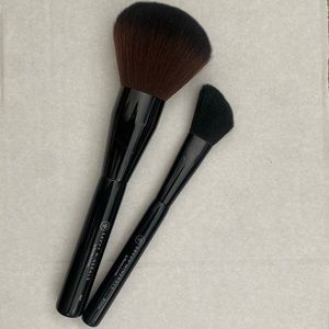 Savvy Minerals by Young Living MakeUp Brushes